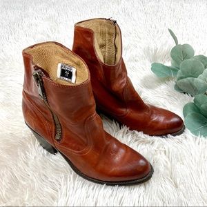 Frye Leslie Zip Ankle Boot Whiskey
